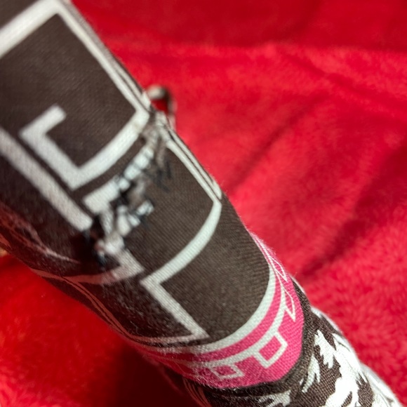 Vera Bradley’s Imperial Style Magnetic Snap Folding Clutch - Picture 11 of 11